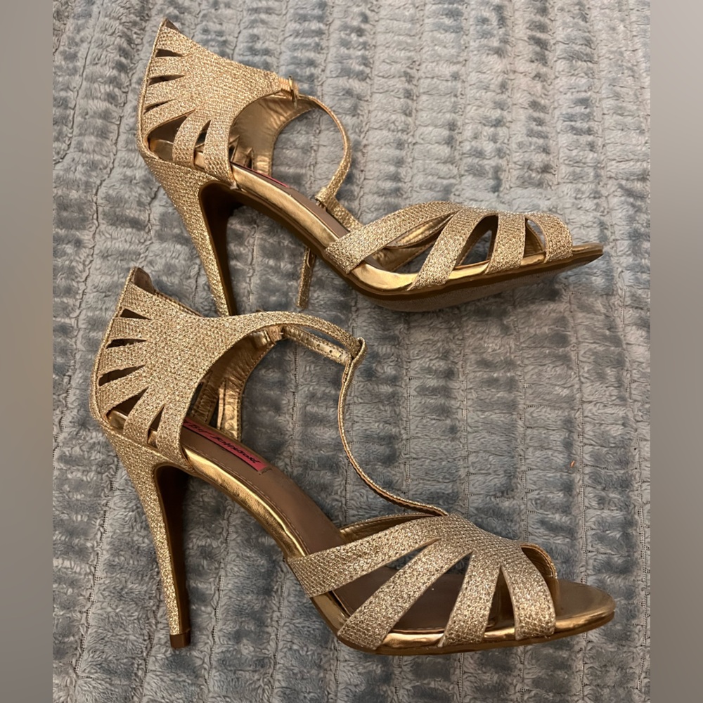 Betsey Johnson Gold Sparkle Strappy Open Toe Pump